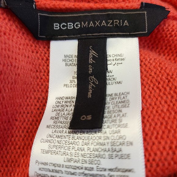 BCBG MAX AZRIA RED BEAUTIFUL RED PONCHO - ONE SIZE - Picture 8 of 10
